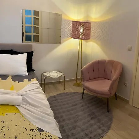 Greek Mansion 度假居 尼亚·蒙达尼亚