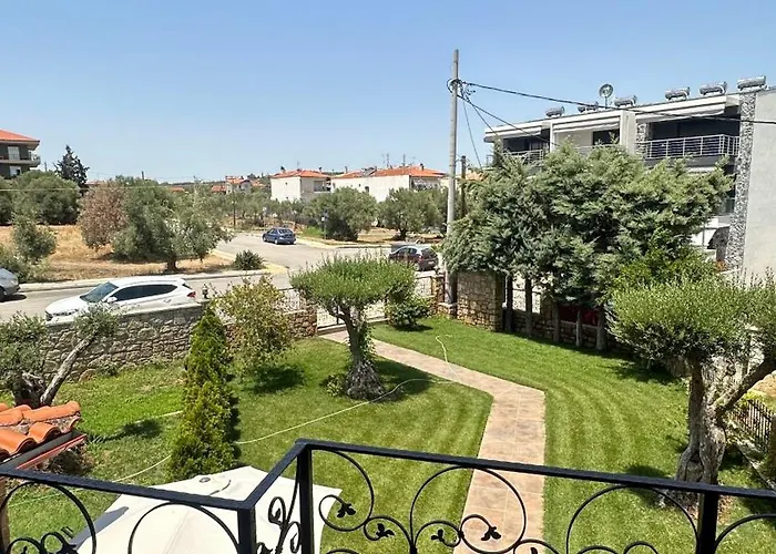 Дом отдыха Greek Mansion Неа-Муданья